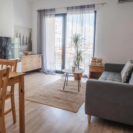 21 Apartment